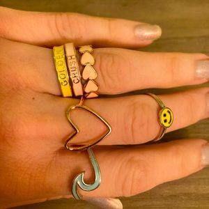 Pura vida rings size 5, 6, 7 $4 each if you bundle